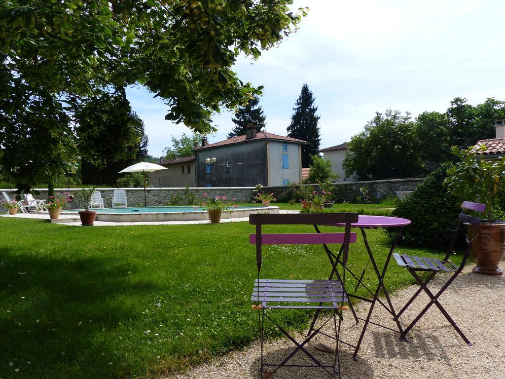 Bed and Breakfast La Maison Du Parc Lacave  Экстерьер фото