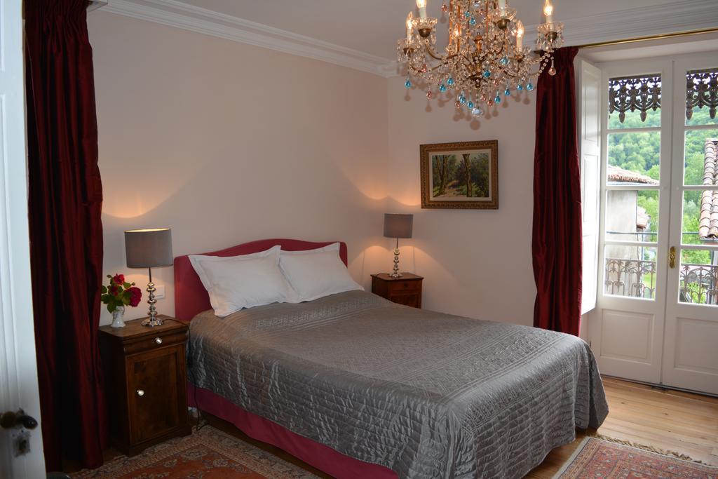 Bed and Breakfast La Maison Du Parc Lacave  Экстерьер фото