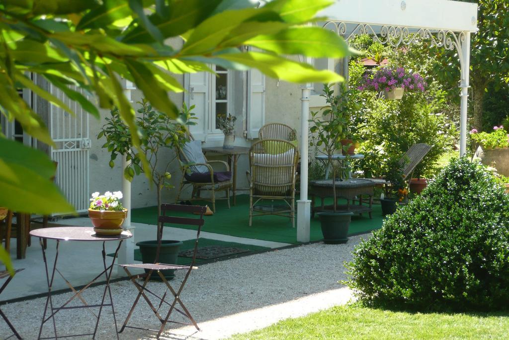 Bed and Breakfast La Maison Du Parc Lacave  Экстерьер фото